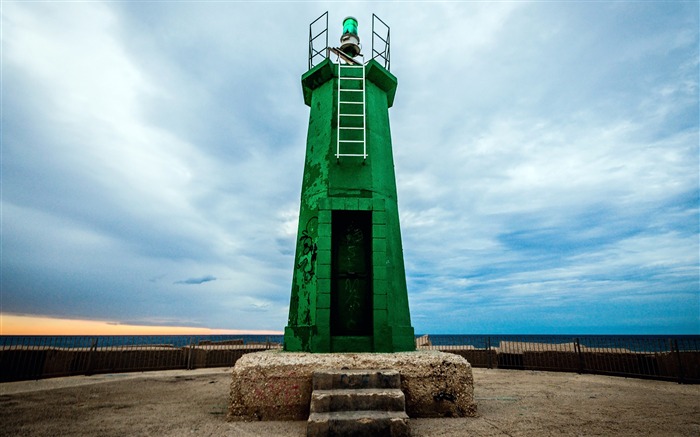 Spain Port Denia Green Lighthouse 2020 Travel Scenery Photo Views:7603 Date:2020/4/14 6:14:19