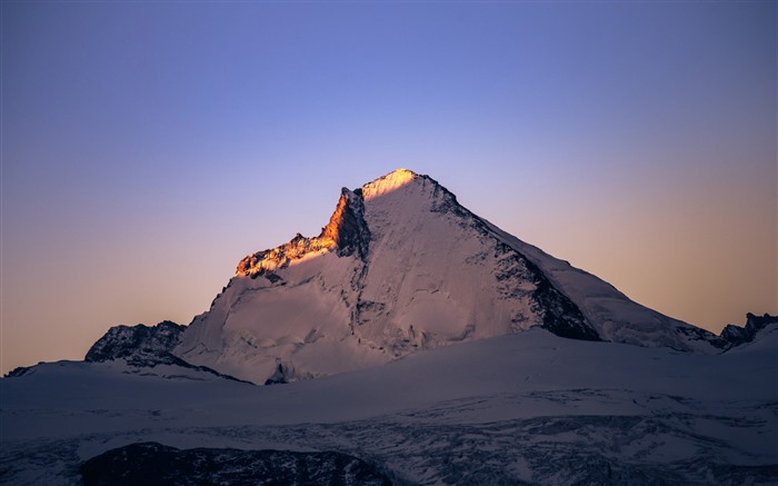 Alps Mountain peaks Sunrise 2021 Switzerland 5K Photo Views:9344 Date:2021/10/15 16:58:39