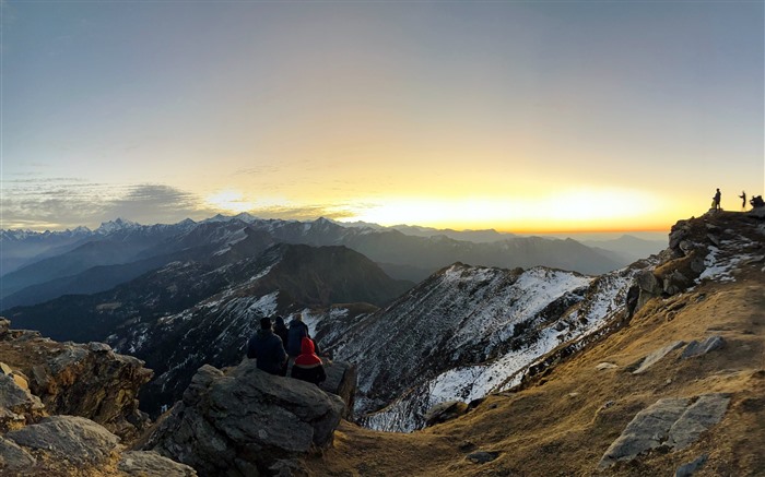 Mountain Top Sunrise Kedarkantha Uttarkashi India 5K Views:6174 Date:2023/3/10 9:11:53