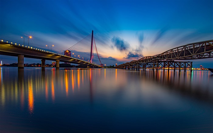 Modern Urban Bright Lighting Bridge River 5K Views:6231 Date:2023/4/29 1:41:46