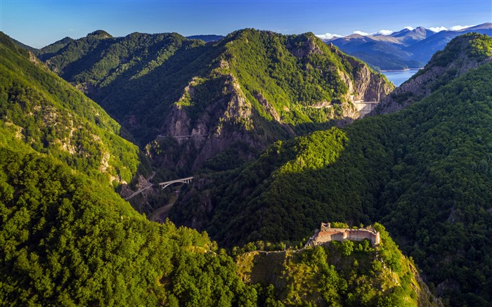 Castelo de Poenari, Fagaras, Romênia, 2023, Bing, 4K Visualizações:4338