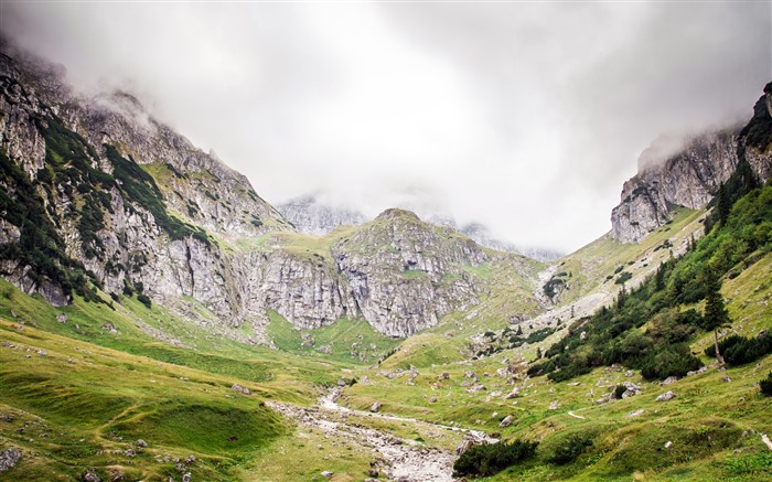 Mountains Meadows Mist Valleys Omu Romania 5K Views:5805 Date:2023/6/17 3:27:01