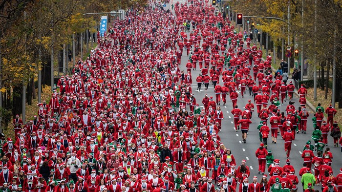 XIIe Course Solidaire du Père Noël,Madrid,Espagne,Bing,4K Vues:1669