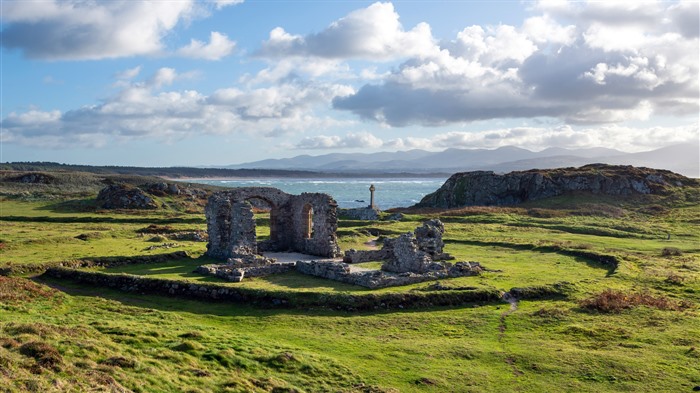 Iglesia de San Devens, Isla de Mona, Gales, Reino Unido, Bing, 4K Vistas:2574