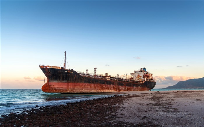 Shipwreck Shore of the Socotra Island Yemen 5K Views:2465 Date:2024/4/13 3:37:47