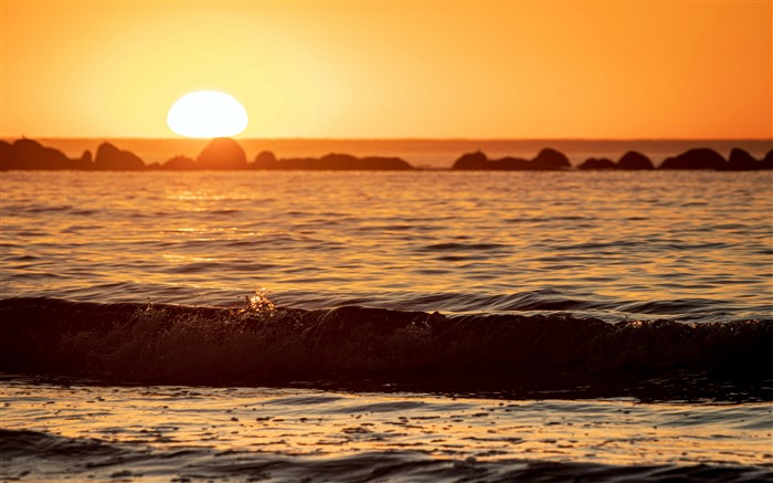 Sunset Coast Waves Paternoster South Africa 5K Views:1351 Date:2024/7/10 10:10:02