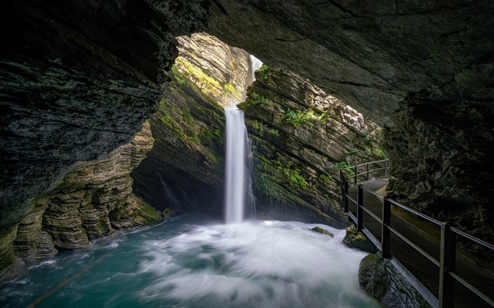 Waterfall River Rock Cave Trail Switzerland 5K Views:1759 Date:2024/7/2 13:24:10