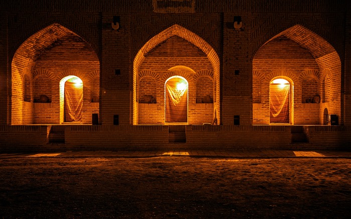 Deir Gchin Inn, noche, provincia de Qom, Irán, 5k Vistas:2305