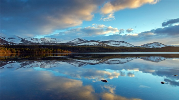 Loch Morlich, Parque Nacional Cairngorms, Escocia, Bing, 4K Vistas:1907