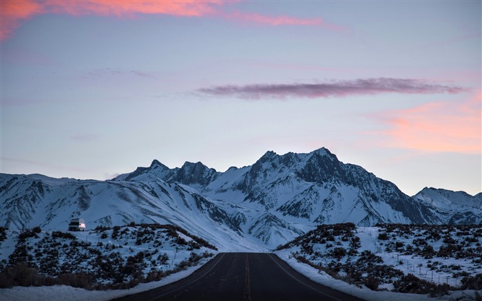 Snow mountains RV Travel Road Sunset Scenery 5K Views:2451 Date:2024/10/10 11:44:36