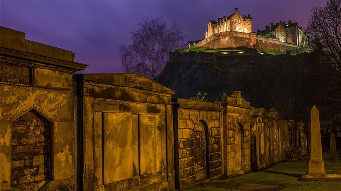 Edinburgh Castle Churchyard Night Scotland Bing 4K Views:769 Date:2024/11/1 9:05:54