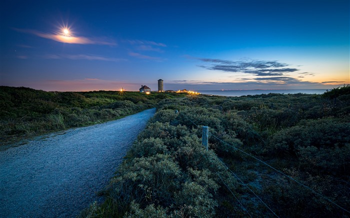 Pathway Bushes Coast Village Sea Summer Dusk 5K Views:2917 Date:2024/11/22 14:29:31